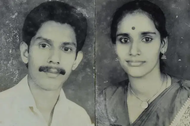 சலோமி ஜோசப் (வலது) மன உளைச்சலுக்கு ஆளாகி 2014ஆம் தற்கொலை செய்துக் கொண்டார்.