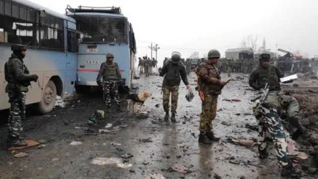 ভারতশাসিত কাশ্মীরের পুলওয়ামায় গত সপ্তাহের আত্মঘাতী হামলায় অন্তত ৪০ জন নিহত হয়।