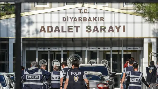 adalet sarayı