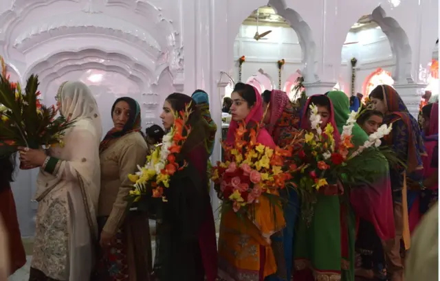 महिला, सिख, मुस्लिम