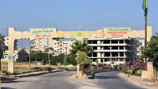 Африн шаарын күрт согушкерлери көзөмөлдөп келет