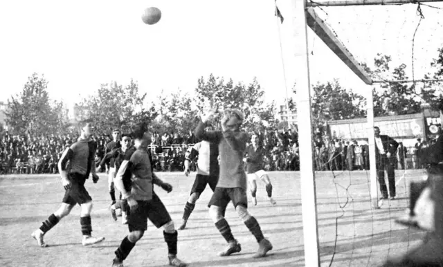 Crook en un partido a comienzos del siglo XX.