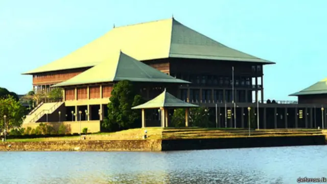 කාරක සභාවේ සියලු සාමාජිකයින් අදාළ වාර්තාවේ නිර්දේශවලට එකඟතාව පළ කළ බව එහි සභාපති සුනිල් හඳුන්නෙත්ති ප්‍රකාශ කළේය.