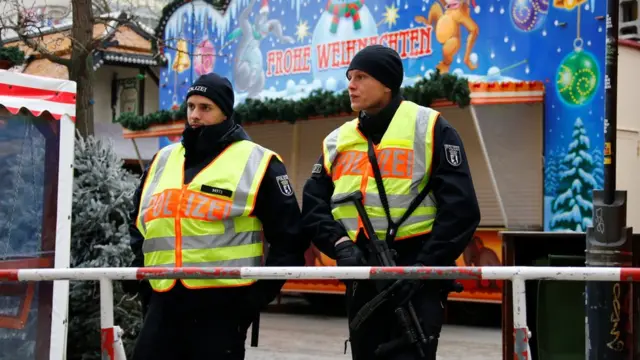 Церемония проходила в атмосфере повышенных мер безопасности