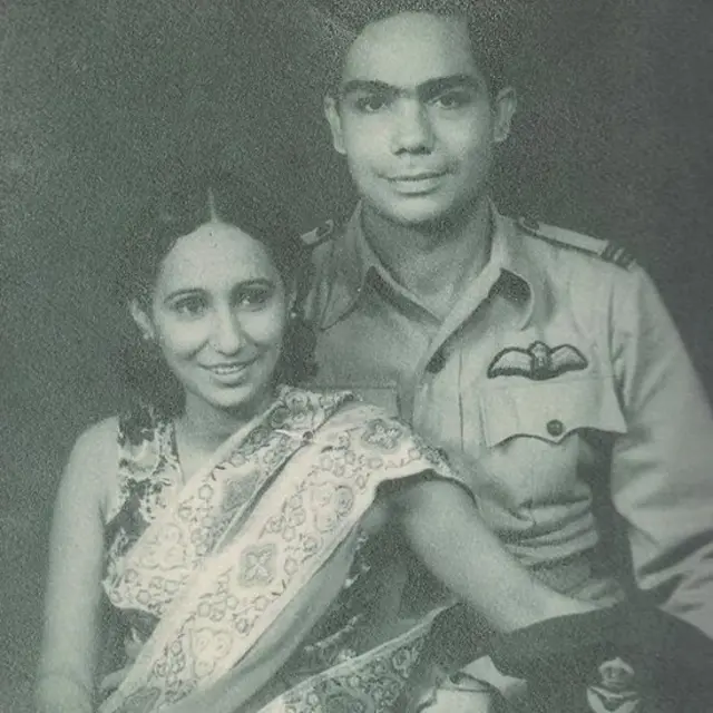 जहांगीर इंजीनियर अपनी पत्नी के साथ.