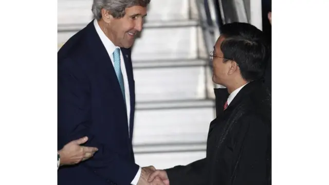 Ông Hà Kim Ngọc đón Ngoại trưởng Mỹ John Kerry thăm Việt Nam năm 2013