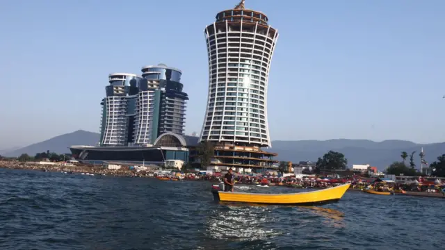 هتل پنج ستاره "گران ملیا قو" در متل قو در شمال ایران