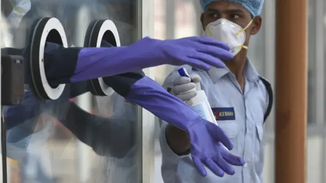 स्वास्थ्य कर्मी