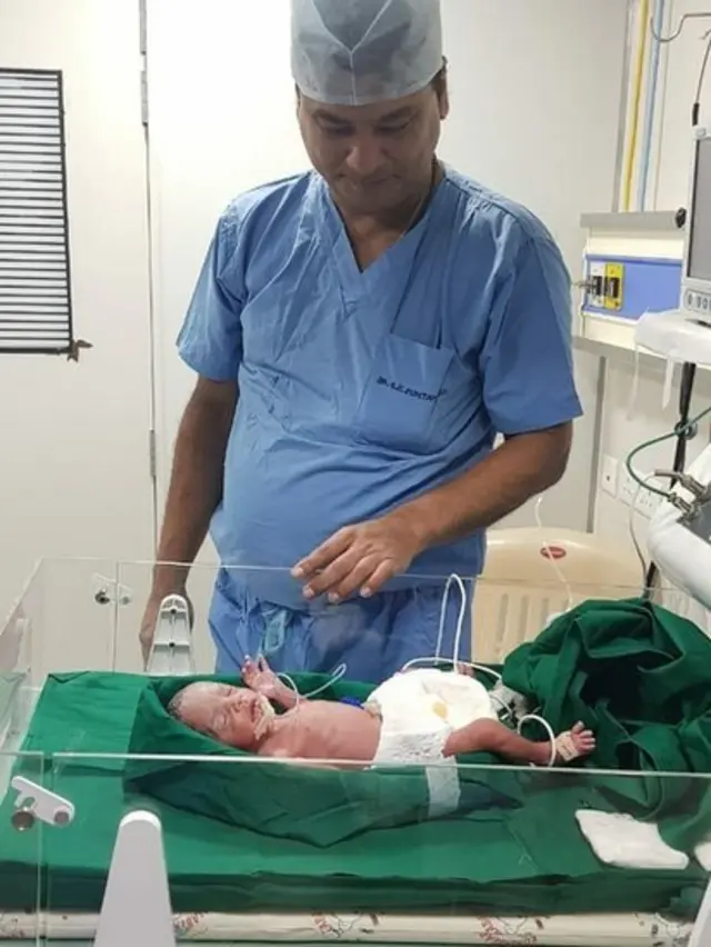 రాధ, డాక్టర్ శైలేష్ పుంటాంబేకర్