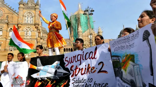 দেশপ্রেমের উন্মাদনা: বালাকোট আক্রমণ নিয়ে প্রচুর সন্দেহ থাকলেও উৎসব থেমে নেই।