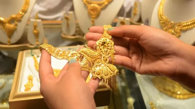 தங்க நகைகள்