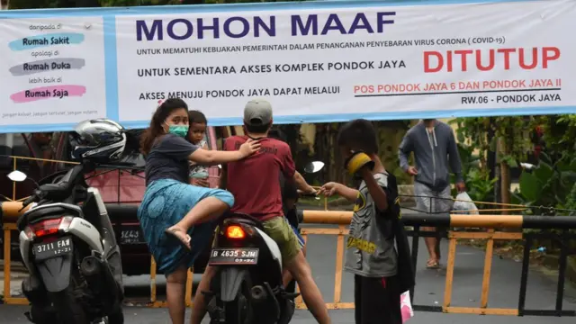 Penanganan wabah virus corona