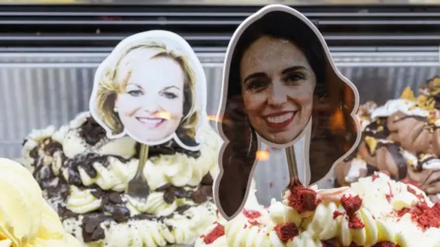 Helados decorados con una imagen de las caras de Jacinda Ardern y Judith Collins.