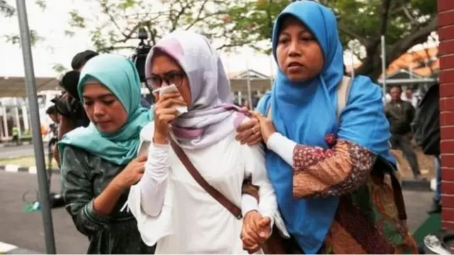 'Yan uwan fasinjojin jirgin sun shiga alhini a Jakarta