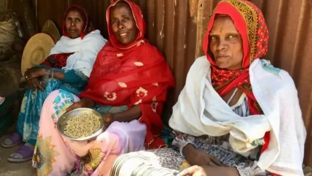 women in wukiro maray