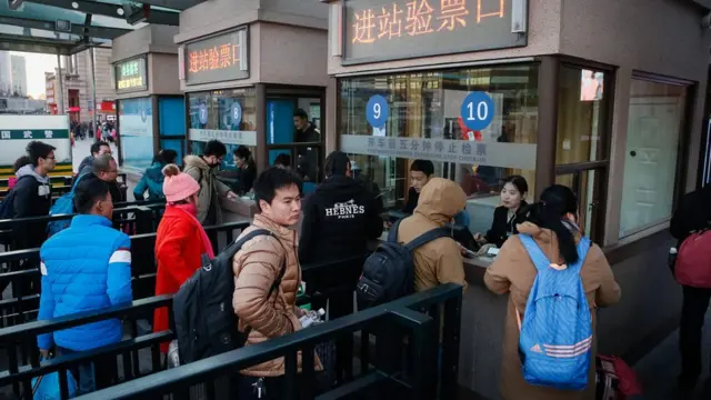 北京火车站外的旅客（13/1/2017）