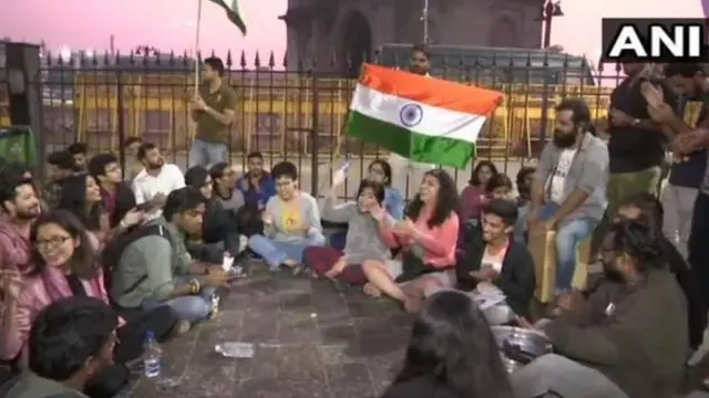 தொடரும் போராட்டங்கள்