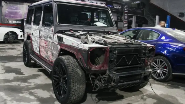 Bu maşın indiyədək 3 fərqli rəngləmə prosesindən keçib, ona indi 4-cü dəfə əl gəzdiriləcək