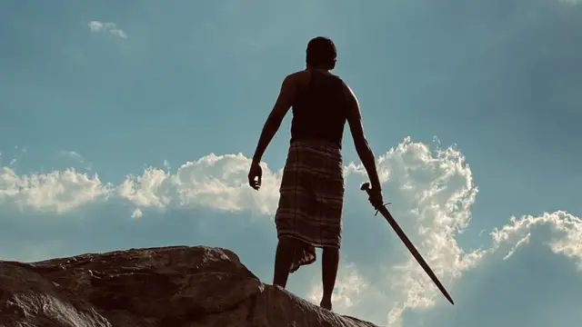 தனுஷ் மீது வழக்கு