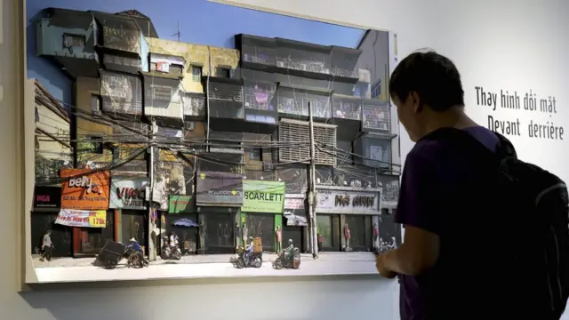Triển lãm – sắp đặt “Thay hình đổi mặt” của tác giả Nguyễn Thế Sơn và Trần Hậu Yên Thế