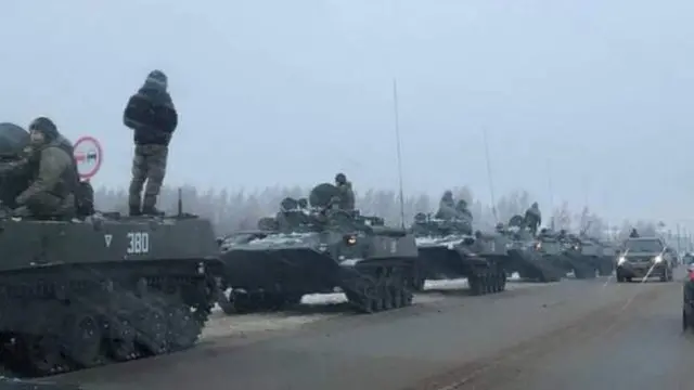 Қозоғистонга йўл олган Россия ҳарбий техникаси колоннаси