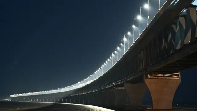 পদ্মা সেতু, রাতের ছবি।