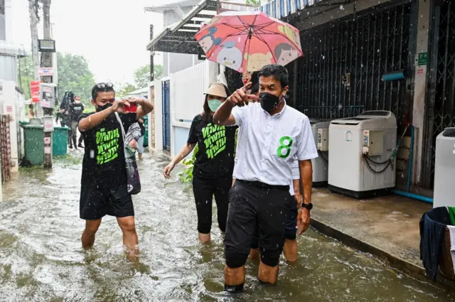 นายชัชชาติ สิทธิพันธุ์ ผู้สมัครอิสระ หมายเลข 8