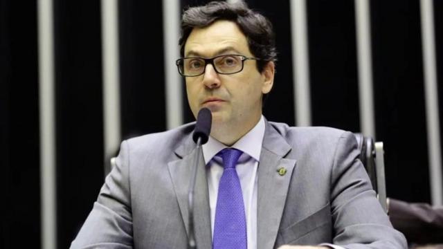 Luiz Philippebetmotion linkedinOrleans e Bragança