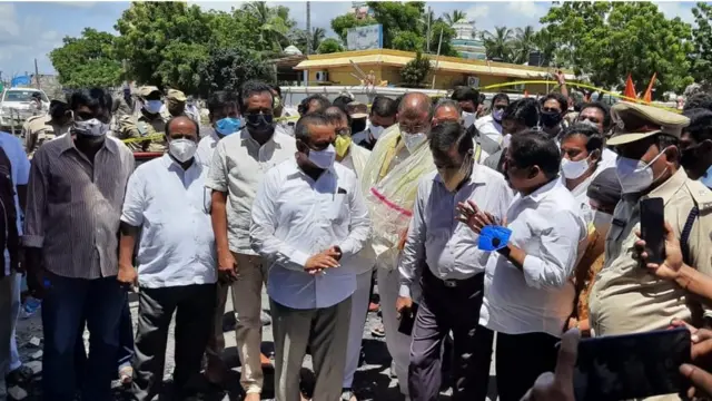 మంత్రుల బృందం పర్యటన