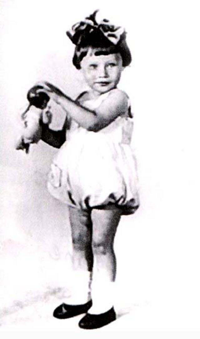 Маня Халеф, яка загинула в Бабиному Яру 29 вересня 1941 року. Yad Vashem Archival Signature 15000/14074269