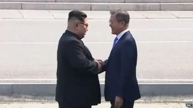 किम जाँग-उन आणि दक्षिण कोरियाचे राष्ट्राध्यक्ष मून जे-इन