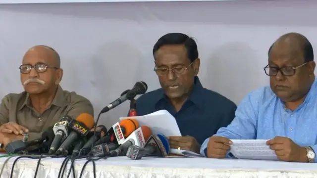 অলি আহমেদের সঙ্গে নতুন 'মঞ্চের' ঘোষণার সময় মঞ্চে ছিলেন কল্যাণ পার্টিসহ আরো কয়েকটি দলের নেতারা