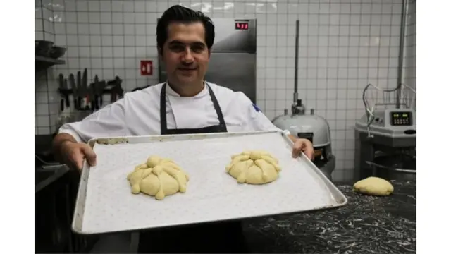 Bu dönemde yapılan 'Ölü'nün ekmeği' de oldukça rağbet görüyor