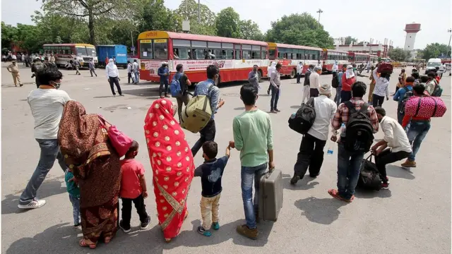 सरासरी वयोमन काय, लोकं कुठे राहतात इत्यादि.