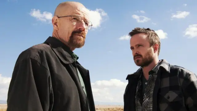 Bryan Cranston como Walter White, y Aaron Paul como Jesse Pinkman