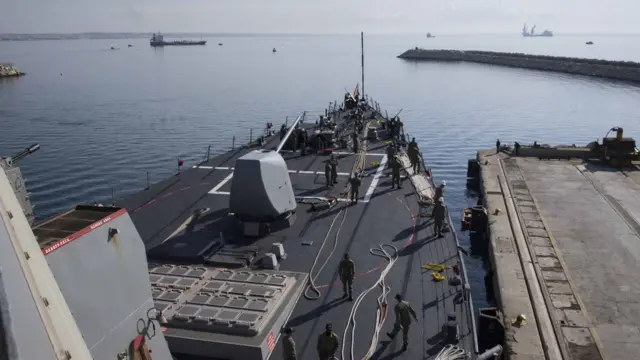 ناوشکن آمریکایی یواس‌اس دونالد کوک