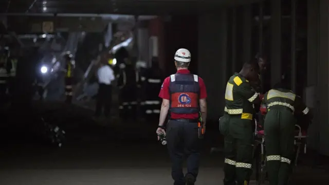 عمال في مناوبة ليلية