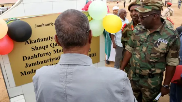 Madaxweynaha ayaa si rasmi ah u furay tababarka