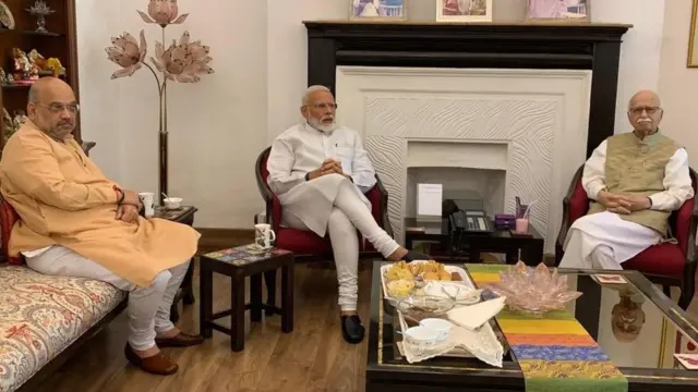 નરેન્દ્ર મોદી અમિત શાહ અને અડવાણી