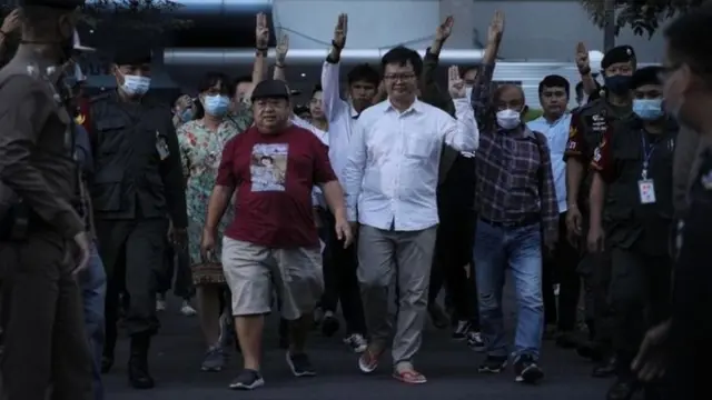 อานนท์ นำภา