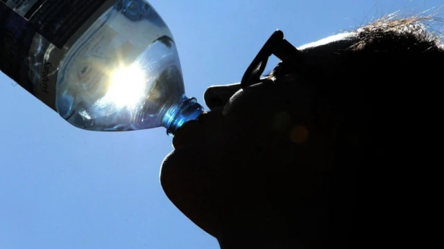 İsti havaların kollektiv davranışımıza təsir göstərdiyinə dair sübutlar var