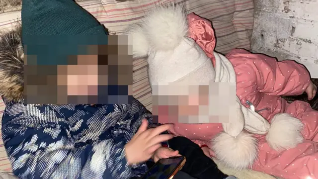 Дети Татьяны в подвале