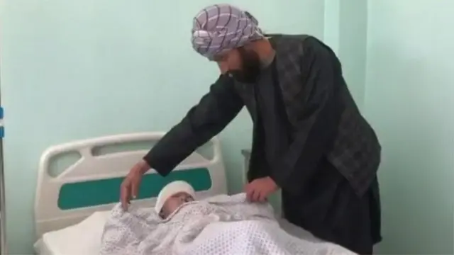 Weriyeyaasha BBC-da ayaa arkay carruur dhaawac ah oo ku jira isbitaal ku yaal Takhar, Afghanistan