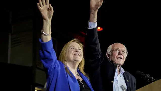 በርኒ ሳንደርስና ባለቤታቸው ጄን ኦሜራ