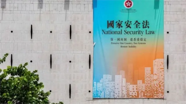 《香港国安法》在2020年7.1前夕生效,条文列明四项罪行和处罚,刑罚最高可判终身监禁