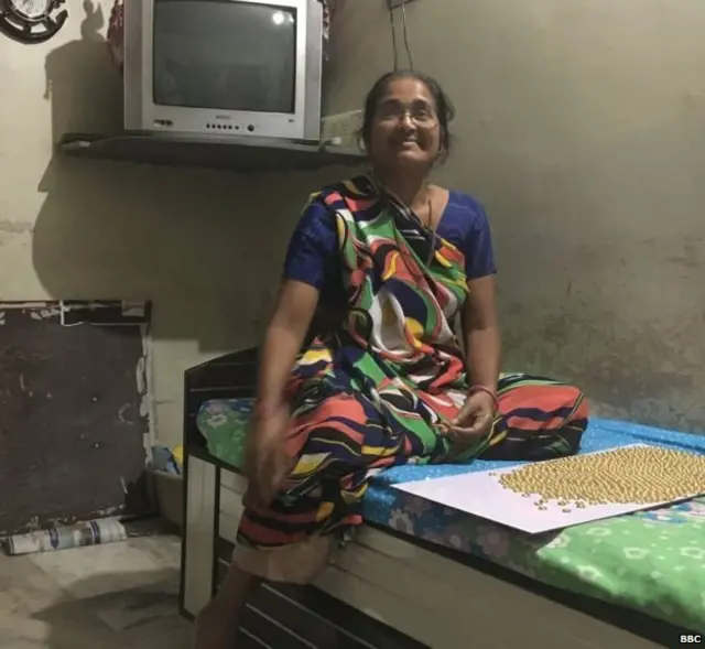 आजारपणात दवाखान्यात जायलाही त्यांच्याकडे पैसे नव्हते