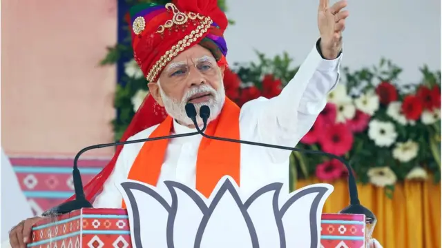 नरेंद्र मोदी