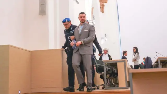 Маркив в суде