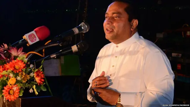 මහ ඇමති ඉසුර දේවප්‍රිය