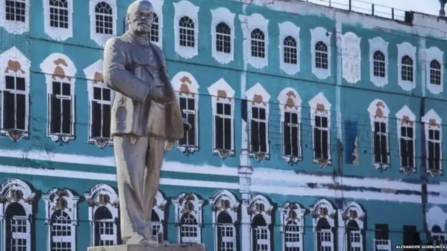 This statue of Lenin stands at the Street Art Museum in St Petersburg